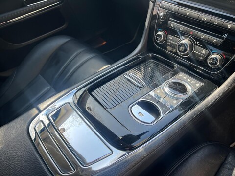 Jaguar XJ D V6 LUXURY 26