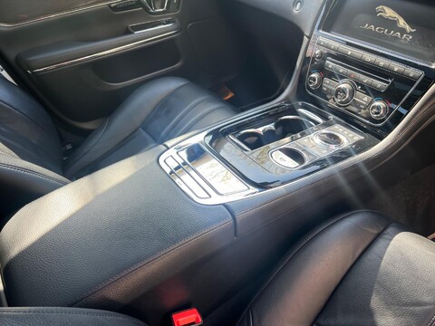 Jaguar XJ D V6 LUXURY 28
