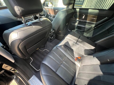 Jaguar XJ D V6 LUXURY 42