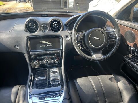 Jaguar XJ D V6 LUXURY 33