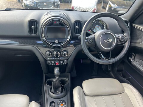 Mini Countryman COOPER 24