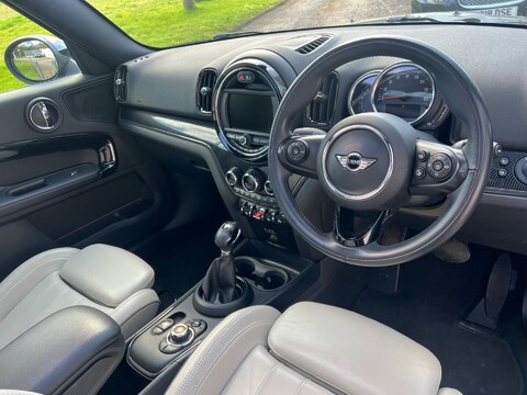 Mini Countryman COOPER 21