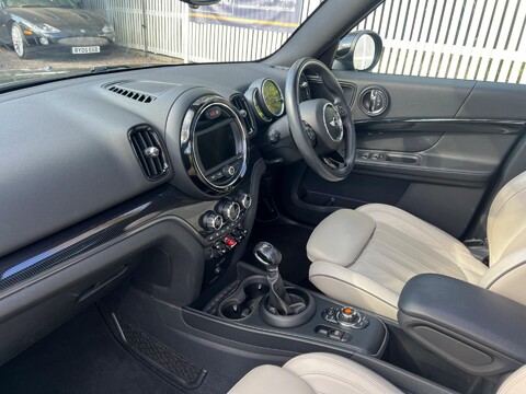 Mini Countryman COOPER 25