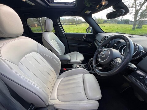 Mini Countryman COOPER 27