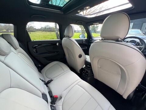 Mini Countryman COOPER 28