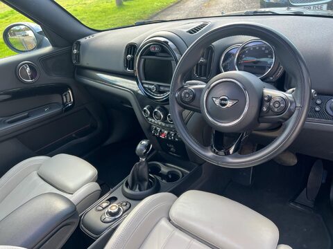 Mini Countryman COOPER 21