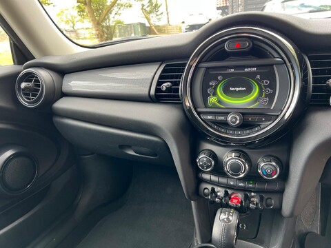 Mini Hatch COOPER 31