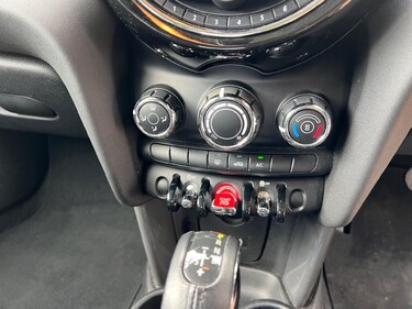 Mini Hatch COOPER 4