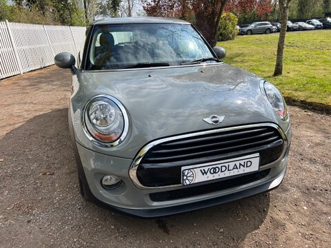 Mini Hatch COOPER 9