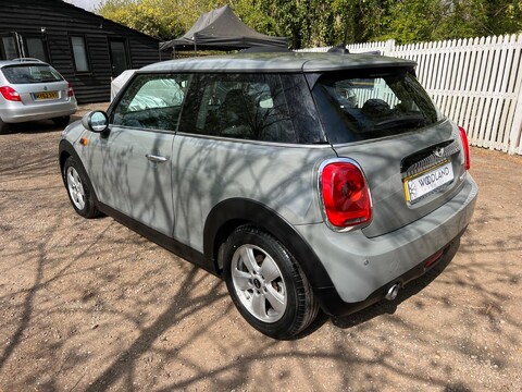 Mini Hatch COOPER 13
