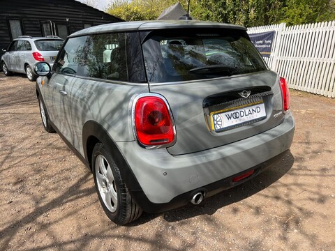 Mini Hatch COOPER 18