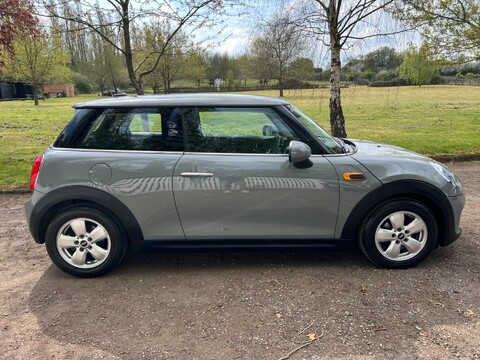 Mini Hatch COOPER 19