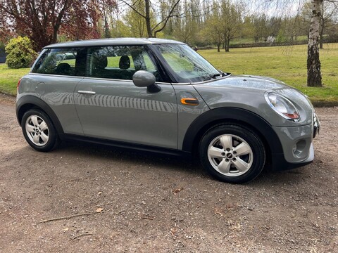 Mini Hatch COOPER 24