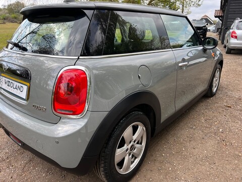 Mini Hatch COOPER 28