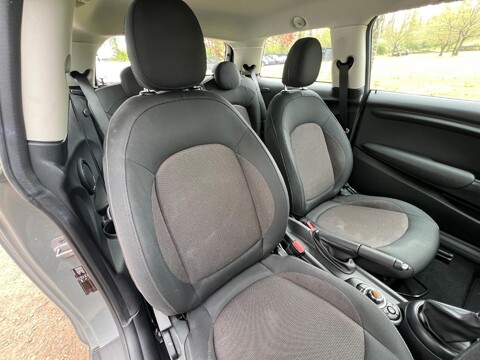 Mini Hatch COOPER 38