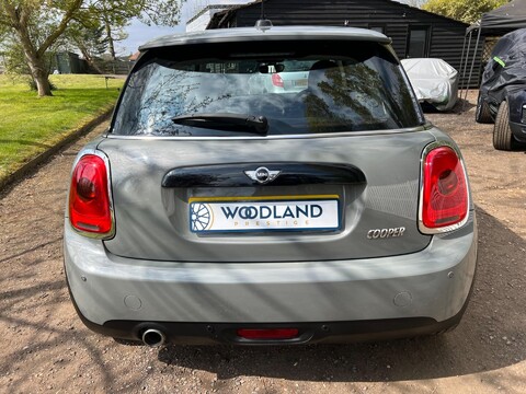 Mini Hatch COOPER 17