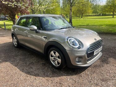 Mini Hatch COOPER CLASSIC 1