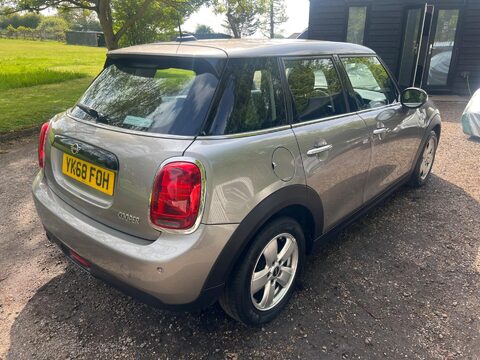 Mini Hatch COOPER CLASSIC 9