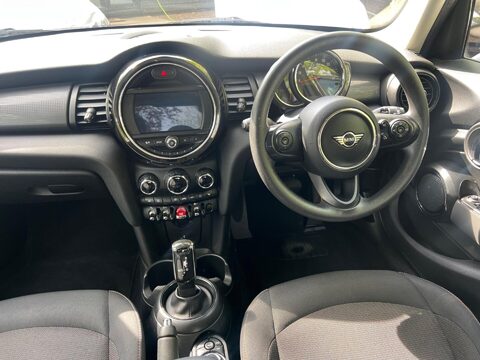 Mini Hatch COOPER CLASSIC 12