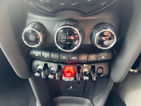 Mini Hatch COOPER CLASSIC 21