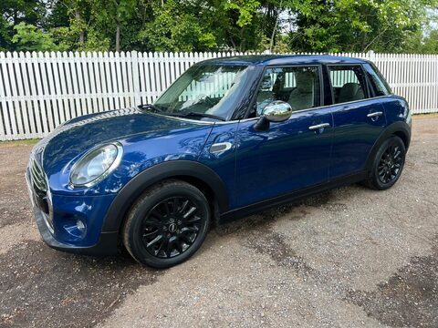 Mini Hatch COOPER 9