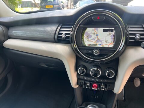 Mini Hatch COOPER 24