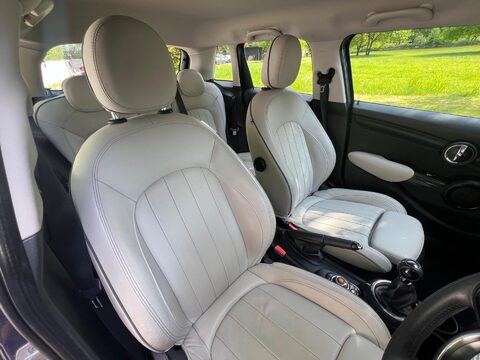 Mini Hatch COOPER 30
