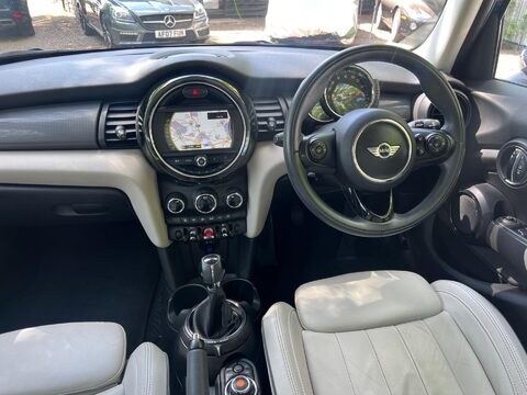 Mini Hatch COOPER 27