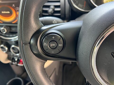 Mini Hatch COOPER 37