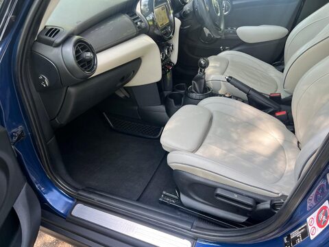 Mini Hatch COOPER 48