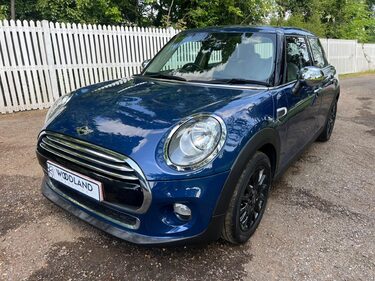 Mini Hatch COOPER 3