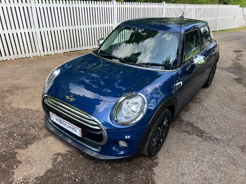 Mini Hatch COOPER 10