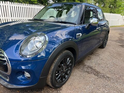 Mini Hatch COOPER 11