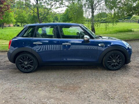 Mini Hatch COOPER 17