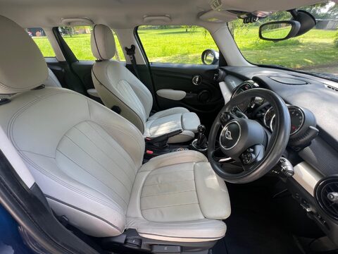 Mini Hatch COOPER 31