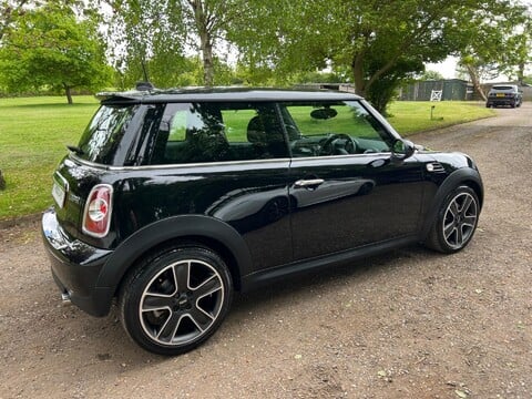 Mini Hatch COOPER 17
