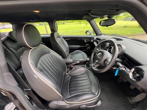 Mini Hatch COOPER 28