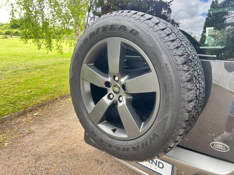 Land Rover Defender 3.0 D250 MHEV X-Dynamic HSE Auto 4WD Euro 6 (s/s) 5dr 53