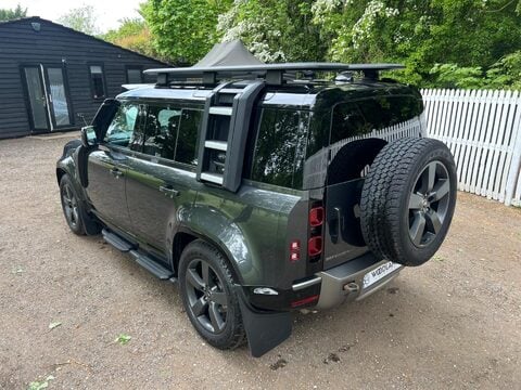 Land Rover Defender 3.0 D250 MHEV X-Dynamic HSE Auto 4WD Euro 6 (s/s) 5dr 17