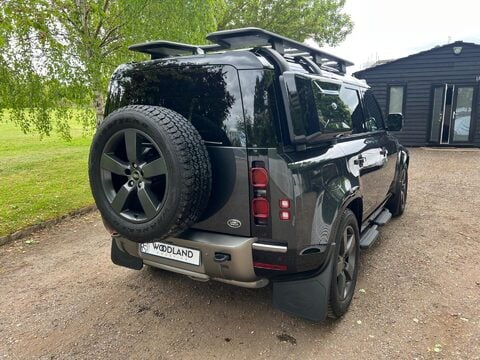 Land Rover Defender 3.0 D250 MHEV X-Dynamic HSE Auto 4WD Euro 6 (s/s) 5dr 24