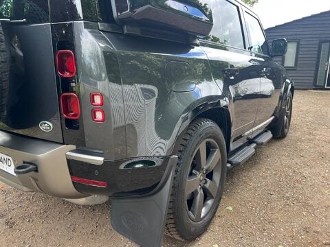 Land Rover Defender 3.0 D250 MHEV X-Dynamic HSE Auto 4WD Euro 6 (s/s) 5dr 26