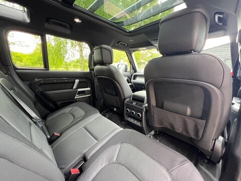 Land Rover Defender 3.0 D250 MHEV X-Dynamic HSE Auto 4WD Euro 6 (s/s) 5dr 39
