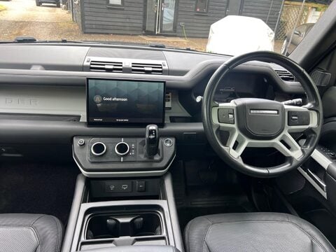 Land Rover Defender 3.0 D250 MHEV X-Dynamic HSE Auto 4WD Euro 6 (s/s) 5dr 32