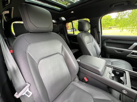Land Rover Defender 3.0 D250 MHEV X-Dynamic HSE Auto 4WD Euro 6 (s/s) 5dr 35