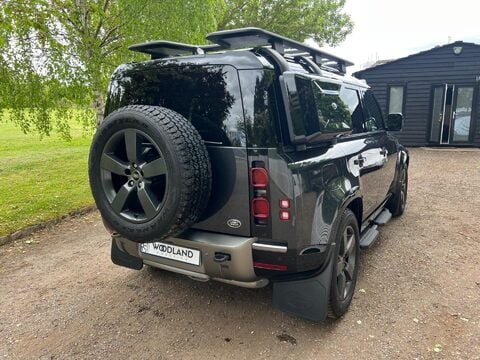 Land Rover Defender 3.0 D250 MHEV X-Dynamic HSE Auto 4WD Euro 6 (s/s) 5dr 24