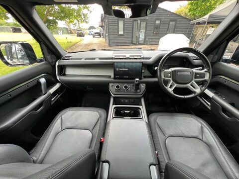Land Rover Defender 3.0 D250 MHEV X-Dynamic HSE Auto 4WD Euro 6 (s/s) 5dr 29