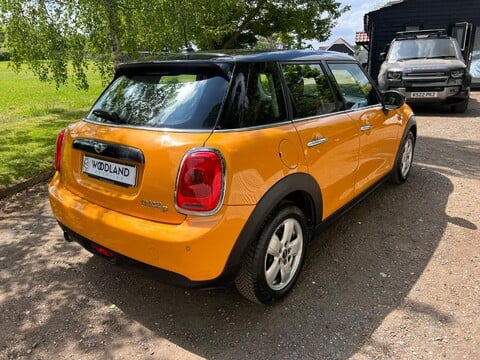 Mini Hatch COOPER D 9