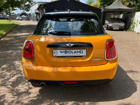 Mini Hatch COOPER D 10