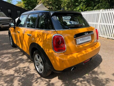 Mini Hatch COOPER D 11