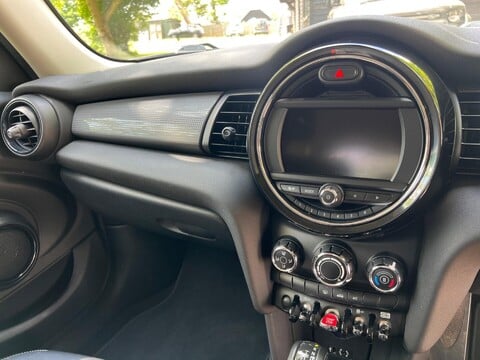 Mini Hatch COOPER D 25